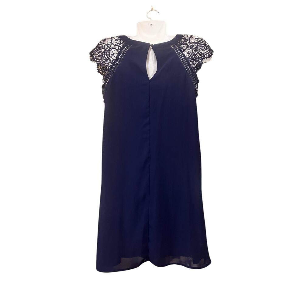 Altar'd State Women's Navy Crochet Cap Sleeve Shift Dress Lined Flowy Charm SZ M - Picture 3 of 8